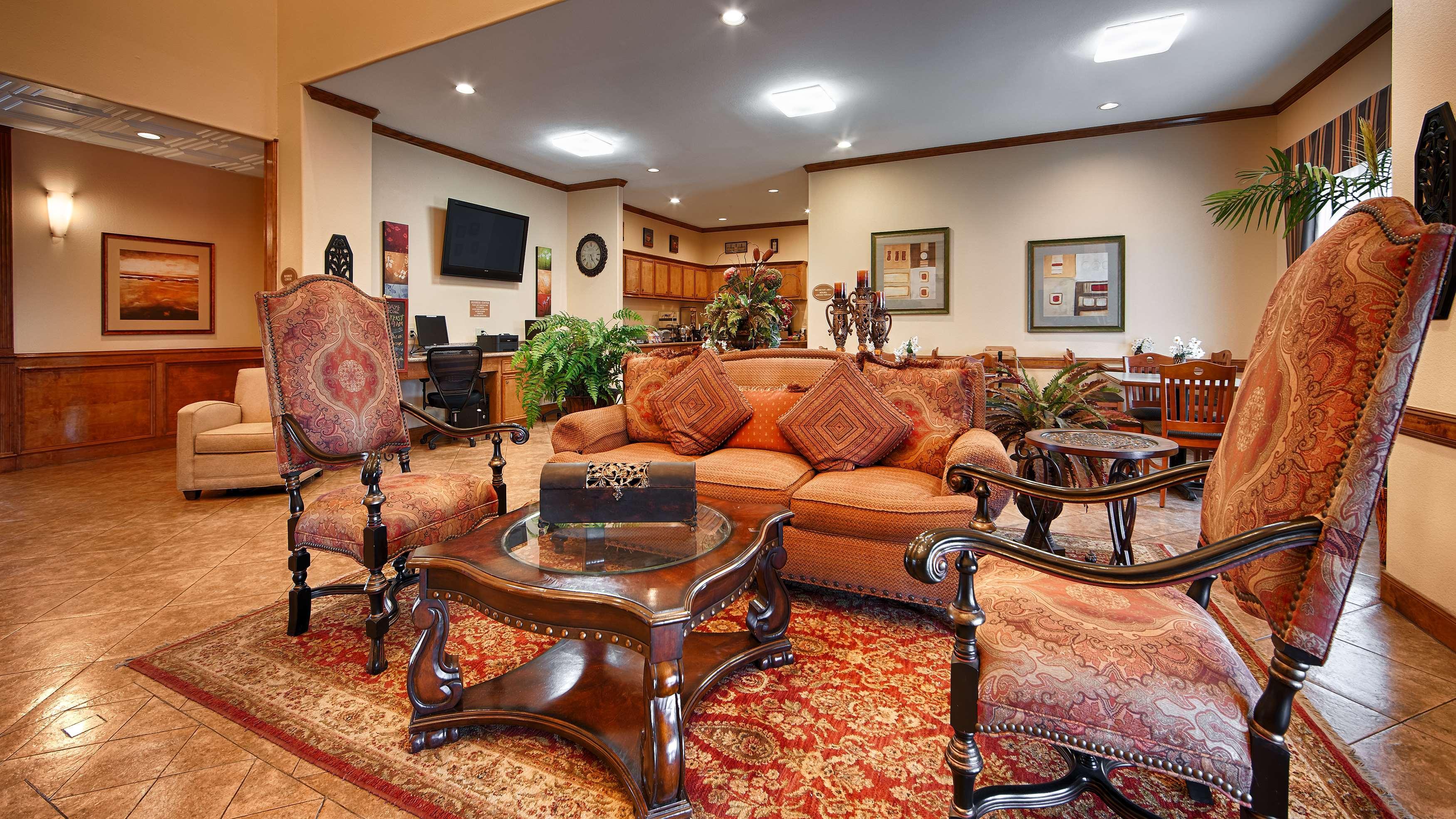 Best Western Plus Schulenburg Inn & Suites Exterior photo