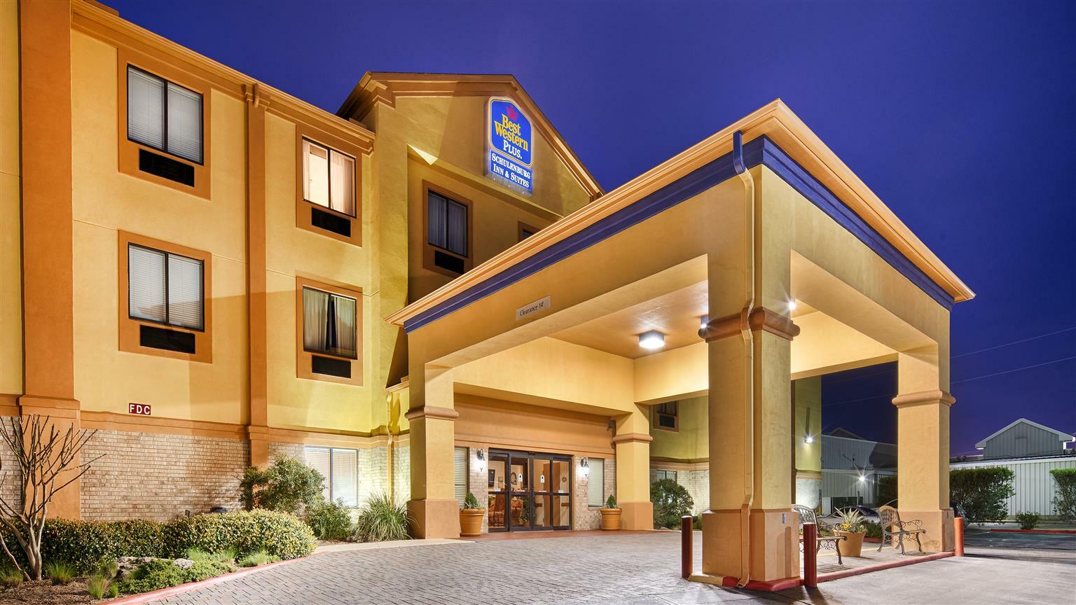 Best Western Plus Schulenburg Inn & Suites Exterior photo